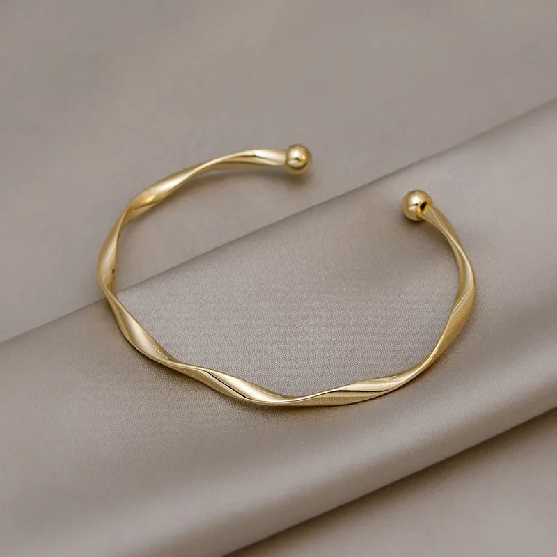 New Fashion Trend Unique Design Elegant Exquisite Twist Simple Bracelet Jewelry